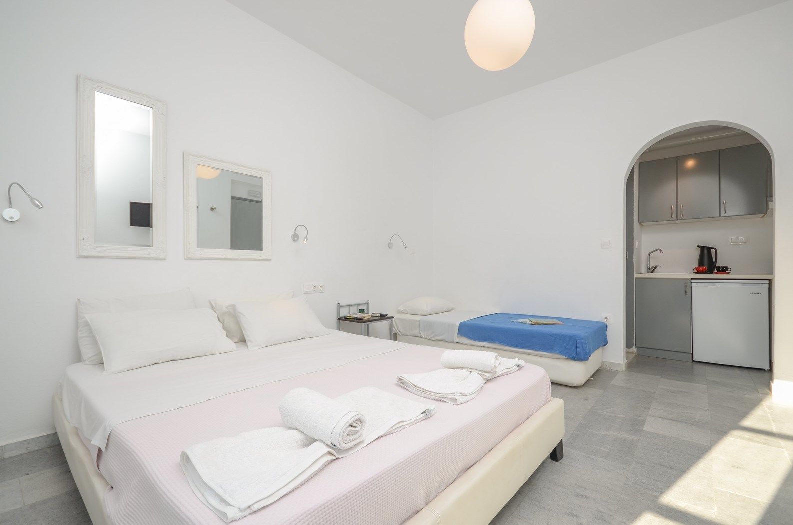 Depis Suites Naxos City Exterior photo